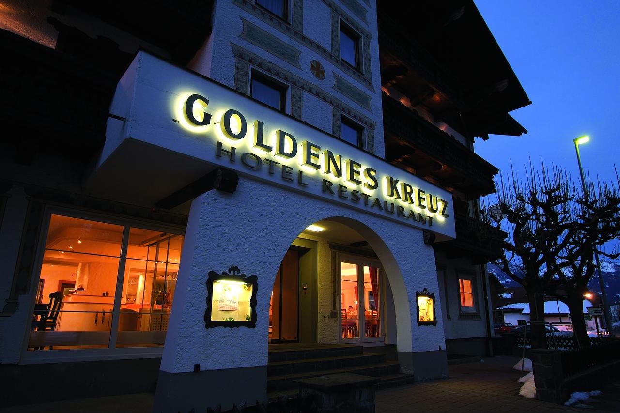 Hotel Goldenes Kreuz Таннхайм Экстерьер фото