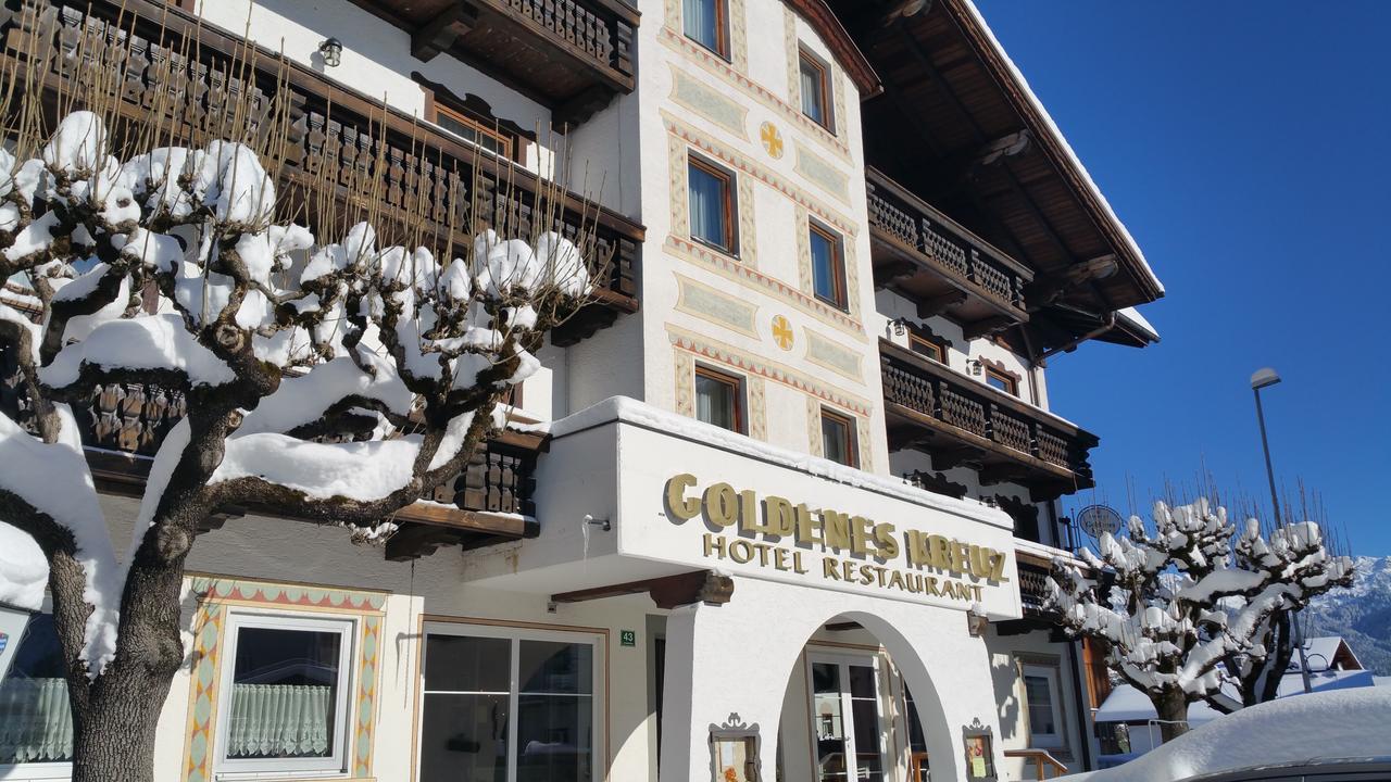 Hotel Goldenes Kreuz Таннхайм Экстерьер фото