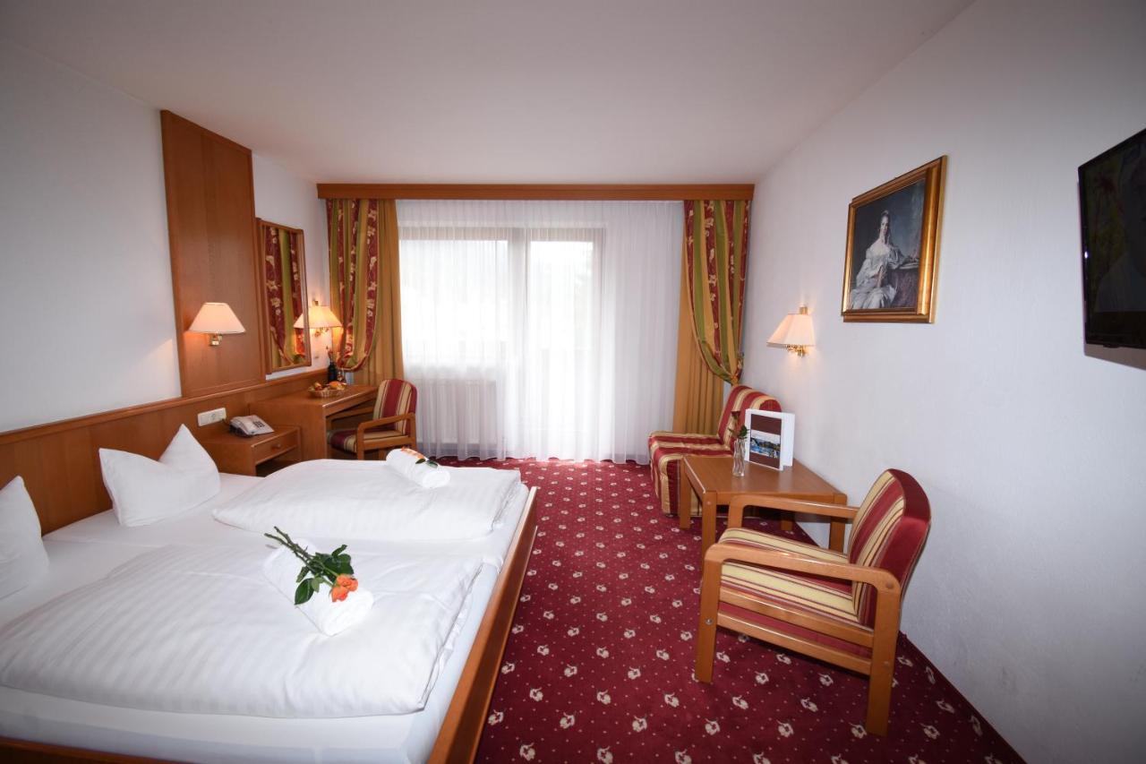 Hotel Goldenes Kreuz Таннхайм Экстерьер фото